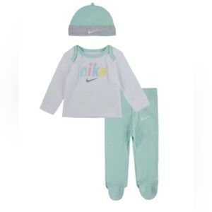 Infant Preemie Nike 3 Piece Footed Pant, Top, and Beanie Set GREEN